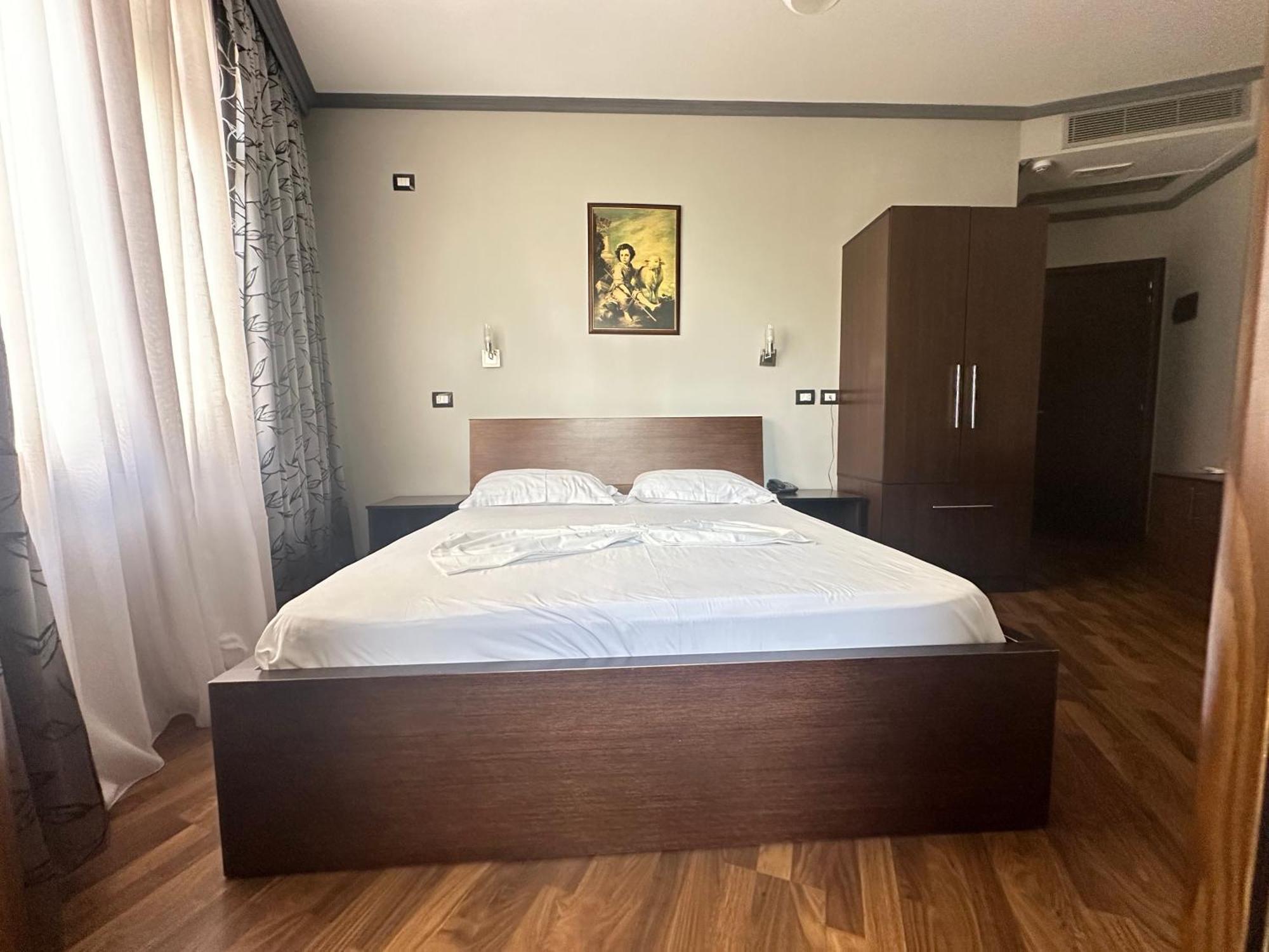 Panorama Rooms Hotel Near The Old Bazaar Kruje Ngoại thất bức ảnh